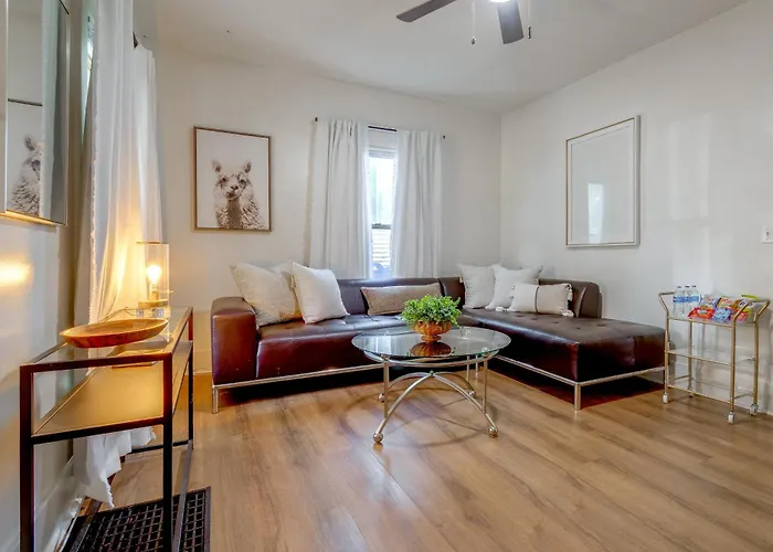 Cozy 3-bedroom Close To Isu & Iwu, Sleeps 6 Сasa de vacaciones