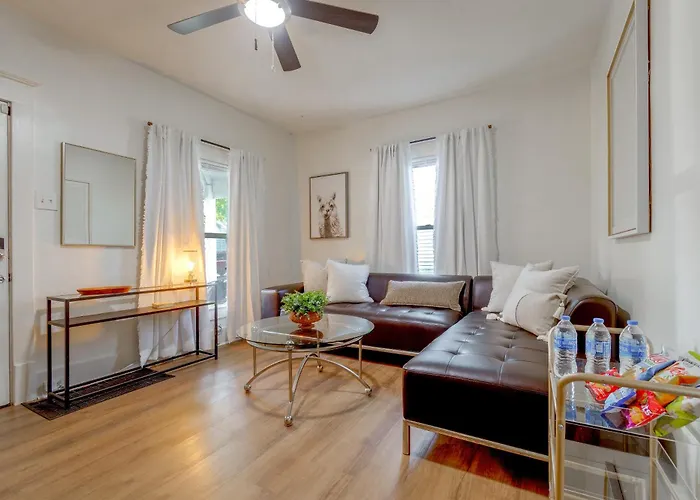 Сasa de vacaciones Cozy 3-bedroom Close To Isu & Iwu, Sleeps 6
