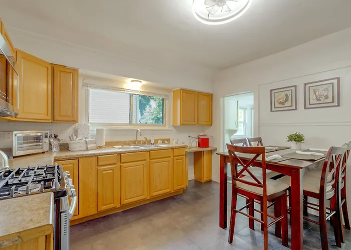Сasa de vacaciones Cozy 3-bedroom Close To Isu & Iwu, Sleeps 6