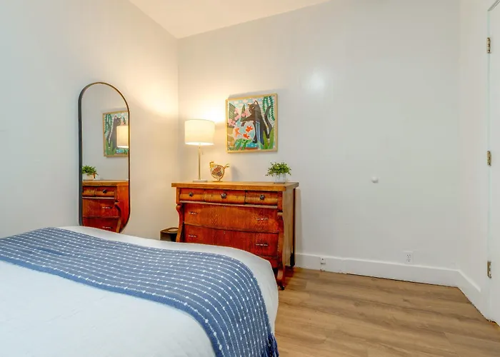 Cozy 3-bedroom Close To Isu & Iwu, Sleeps 6 Ferienhaus Bloomington