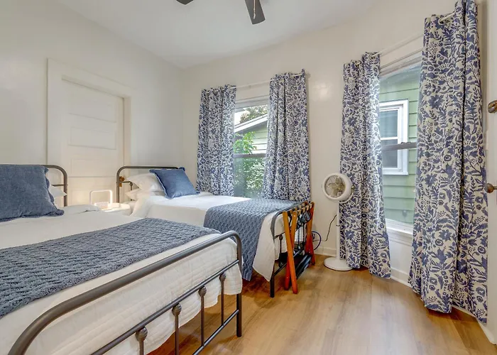 Cozy 3-bedroom Close To Isu & Iwu, Sleeps 6