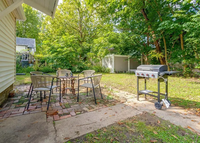 Cozy 3-bedroom Close To Isu & Iwu, Sleeps 6 Ferienhaus