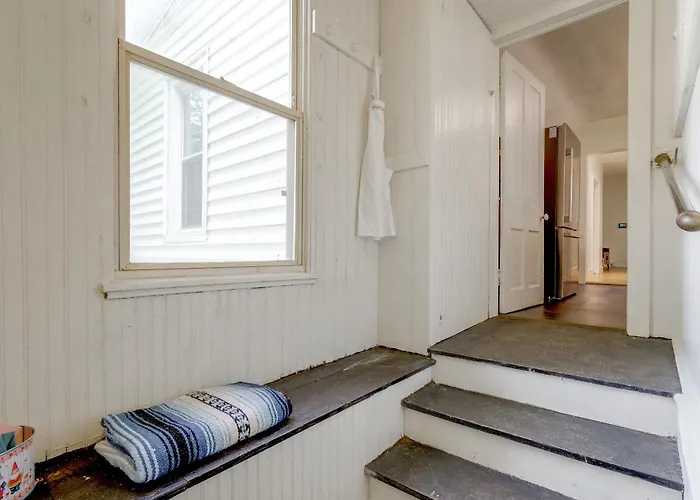 Сasa de vacaciones Cozy 3-bedroom Close To Isu & Iwu, Sleeps 6 *